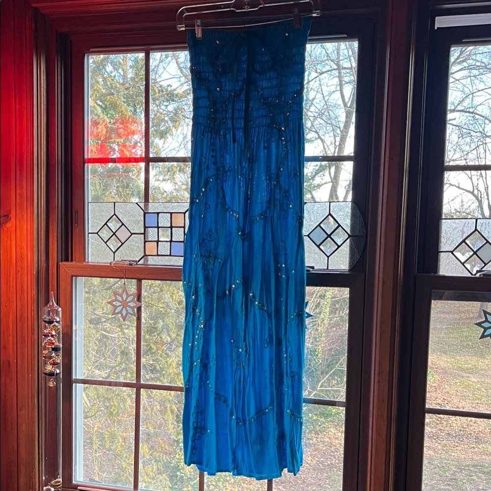 Elegant Blue Strapless Dress ready for Vacation!
